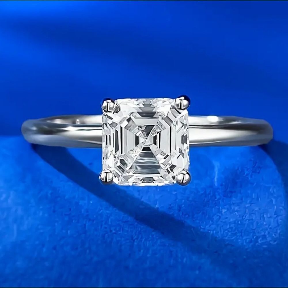 Elegant Silvery Simulated diamond Princess Cut wedding ring sz 8